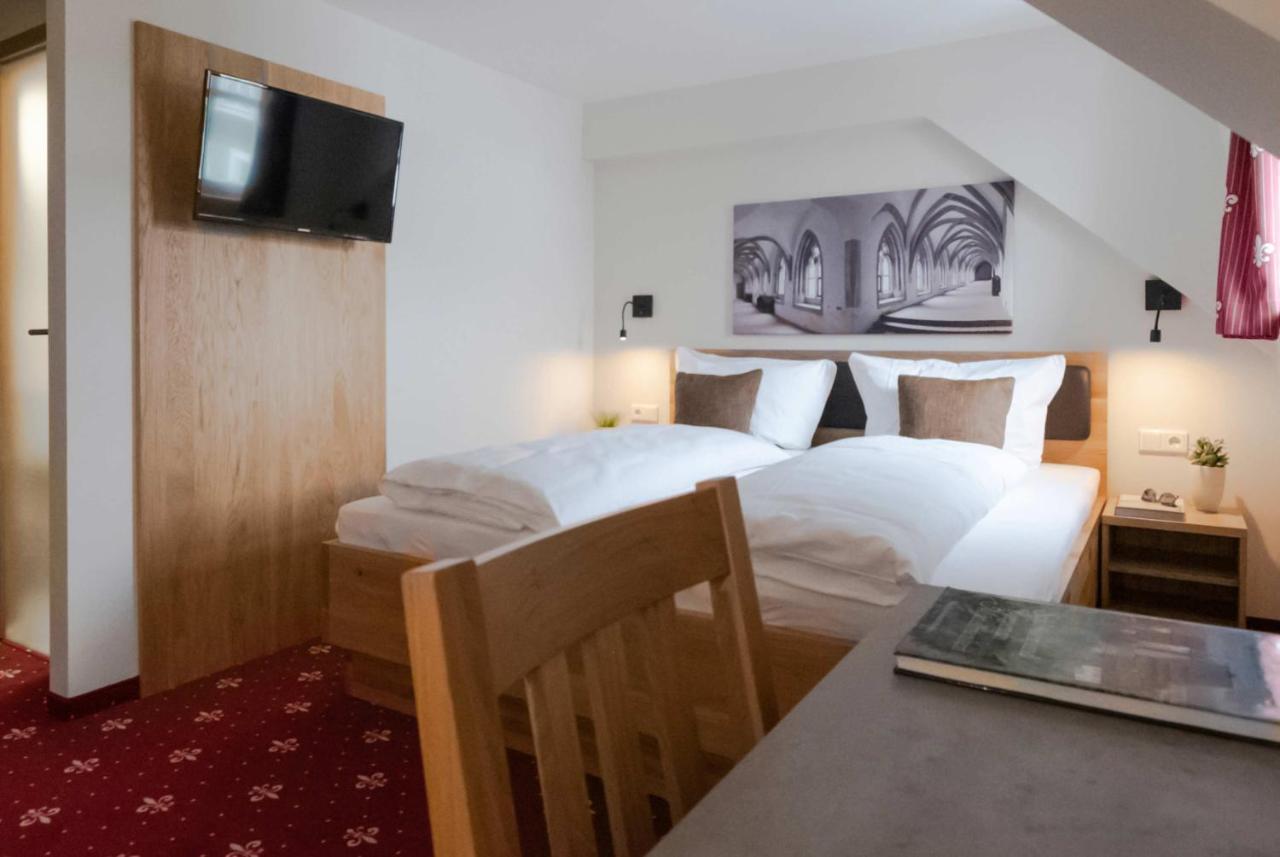 Klostergasthof Heidenheim - Hotel Garni ภายนอก รูปภาพ