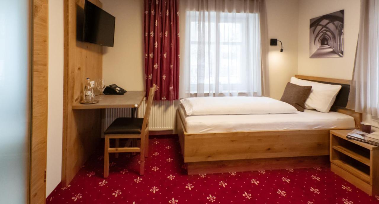 Klostergasthof Heidenheim - Hotel Garni ภายนอก รูปภาพ