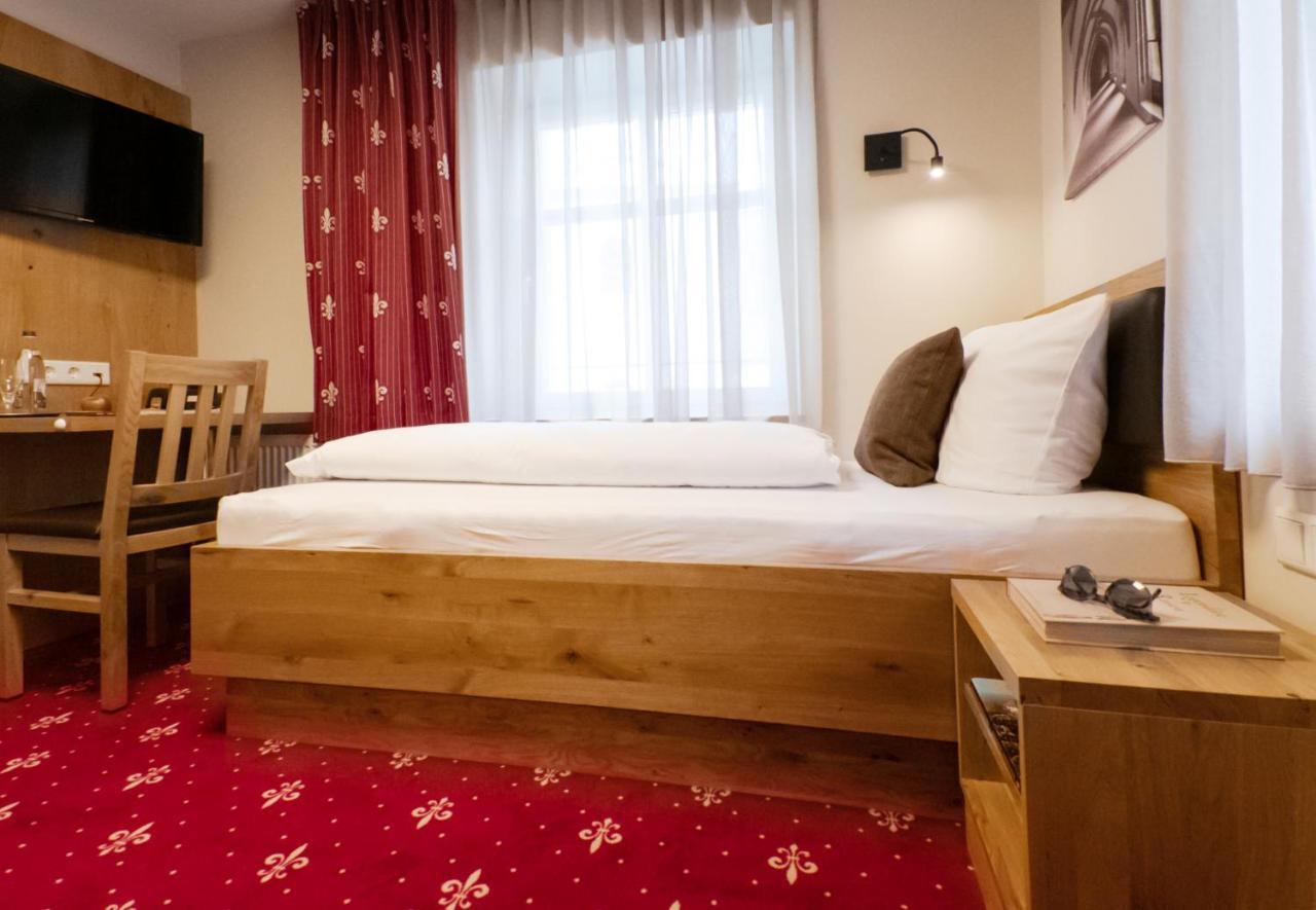 Klostergasthof Heidenheim - Hotel Garni ภายนอก รูปภาพ